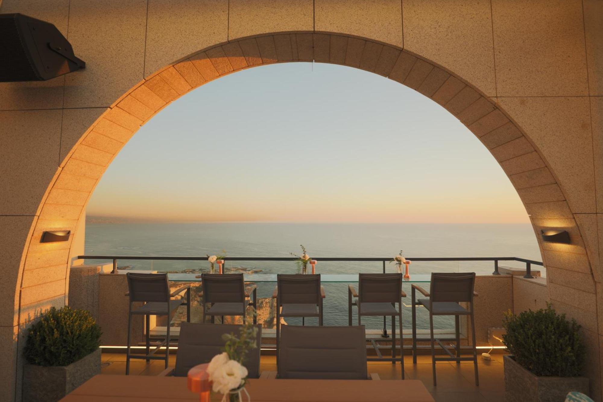 Raouche Arjaan By Rotana Aparthotel Beirut Ngoại thất bức ảnh