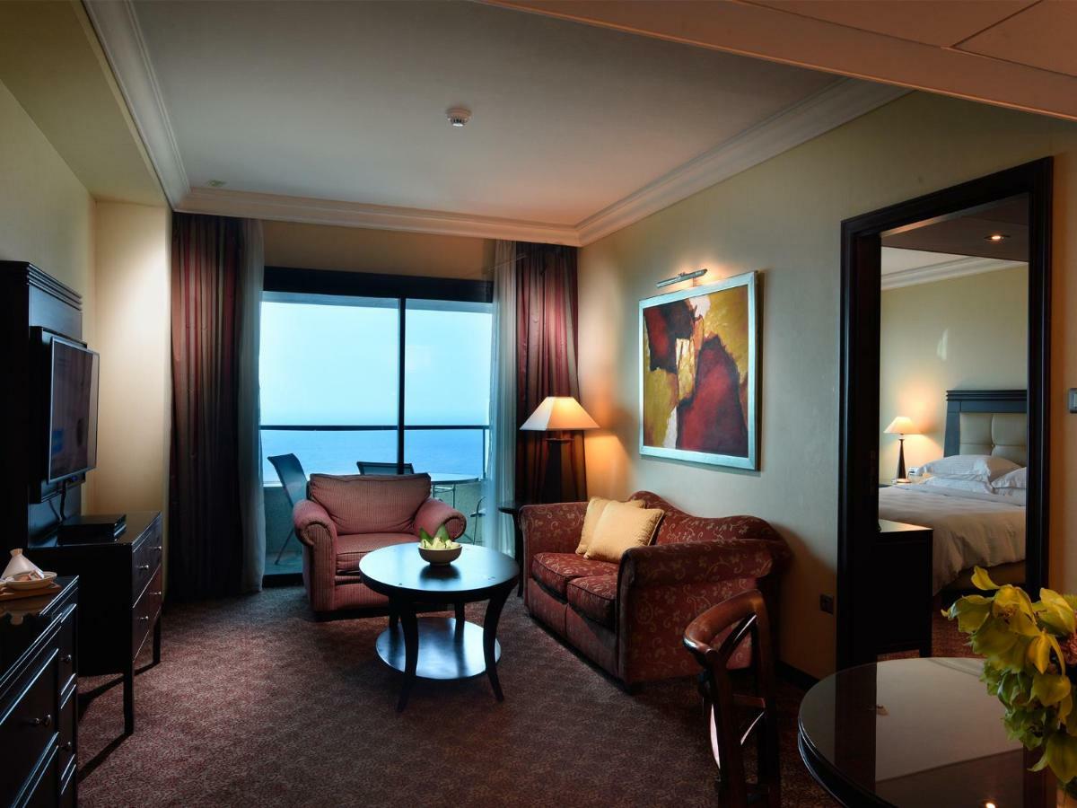 Raouche Arjaan By Rotana Aparthotel Beirut Ngoại thất bức ảnh